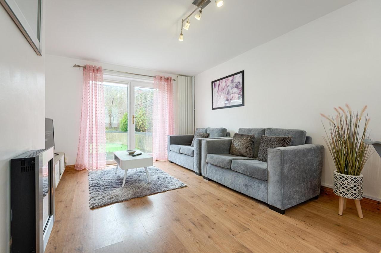 Private Parking, Garden, Close To Beach! 스완지 외부 사진