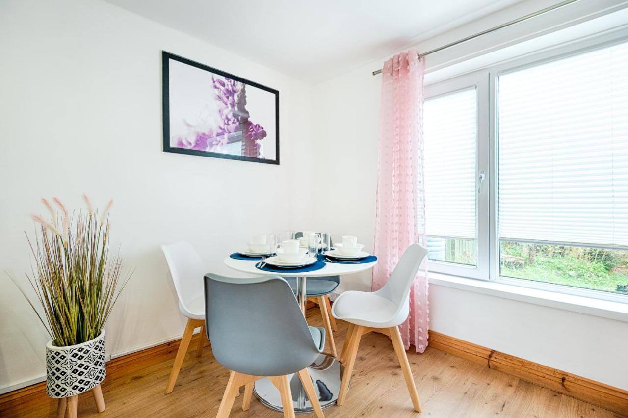 Private Parking, Garden, Close To Beach! 스완지 외부 사진