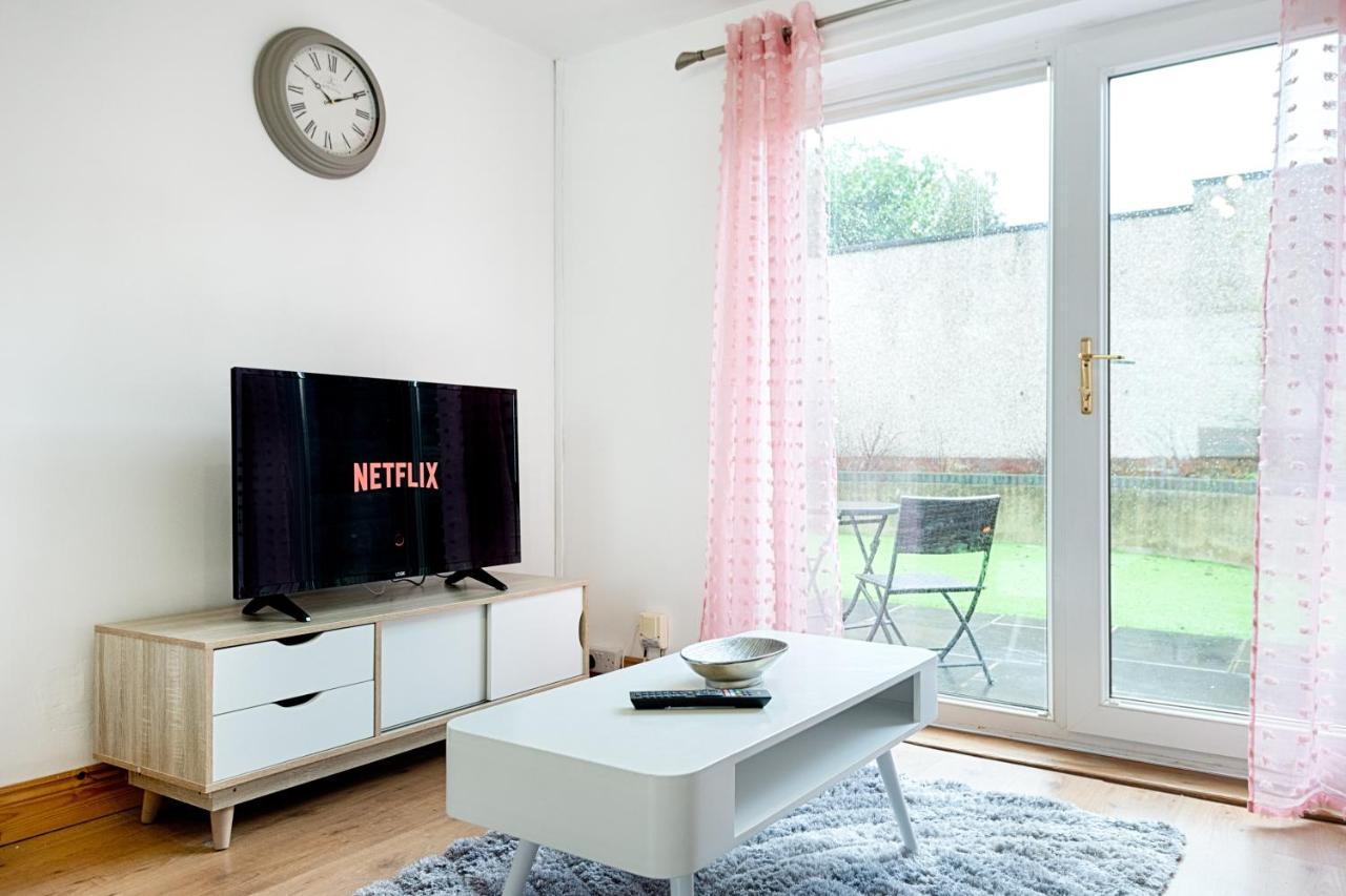 Private Parking, Garden, Close To Beach! 스완지 외부 사진